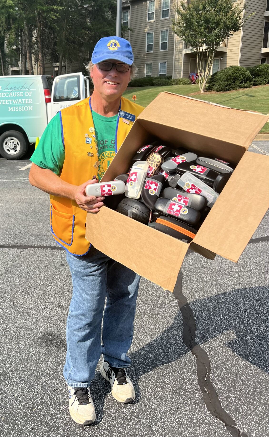 062122_MDJ_ActsofKindnessPart11_OrchardMills2_BarryWithFirstAidKits.jpg